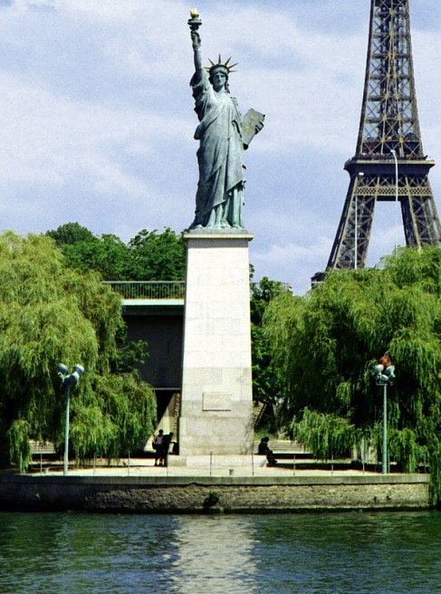 statue-of-liberty-paris-flora